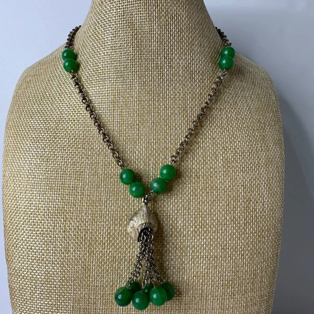 Vintage Tassel Necklace Green Plastic Beaded Gold‎ Tone Textured Shell Statement